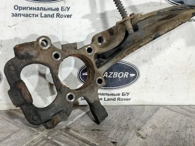 Кулак поворотный передний левый DISCOVERY 3 L319