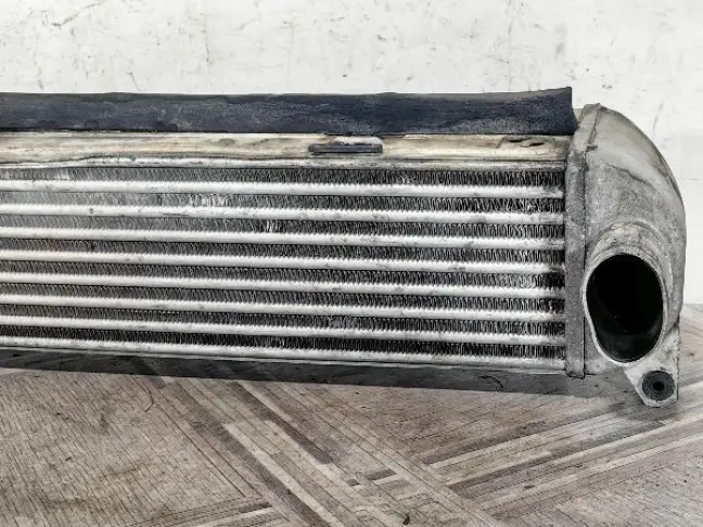 Радиатор интеркуллера DISCOVERY 3 L319 05-09 2.7