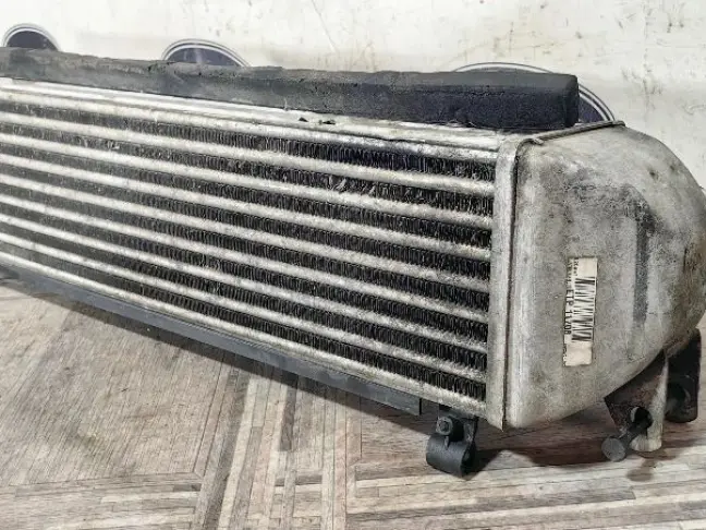 Радиатор интеркуллера DISCOVERY 3 L319 05-09 2.7