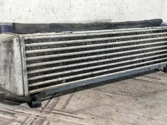 Радиатор интеркуллера DISCOVERY 3 L319 05-09 2.7