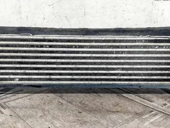 Радиатор интеркуллера DISCOVERY 3 L319 05-09 2.7