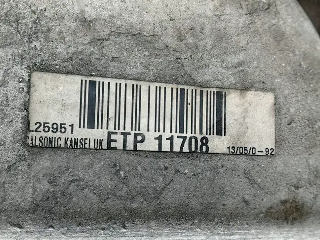 Радиатор интеркуллера DISCOVERY 3 L319 05-09 2.7