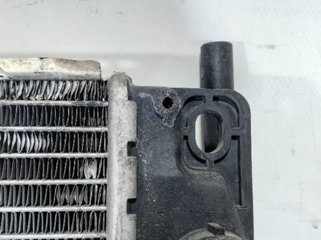 Радиатор основной деффект DISCOVERY 3 L319 05-09