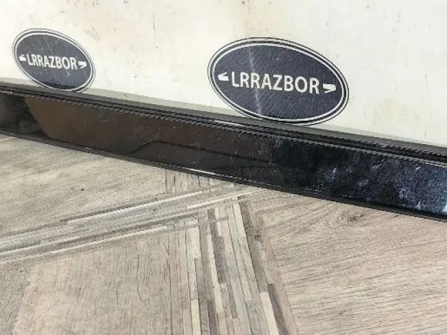 Молдинг крыши левый Range Rover 4 L405