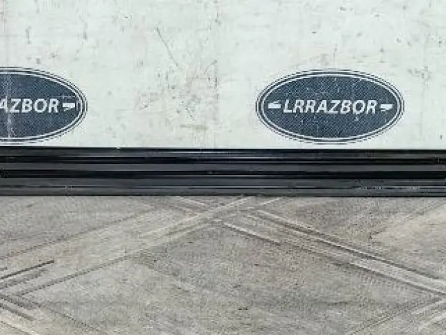 Молдинг крыши левый Range Rover 4 L405