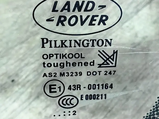 Форточка задняя левая Range Rover Sport L320