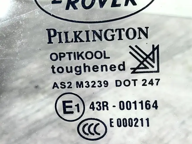 Форточка задняя правая Range Rover Sport L320