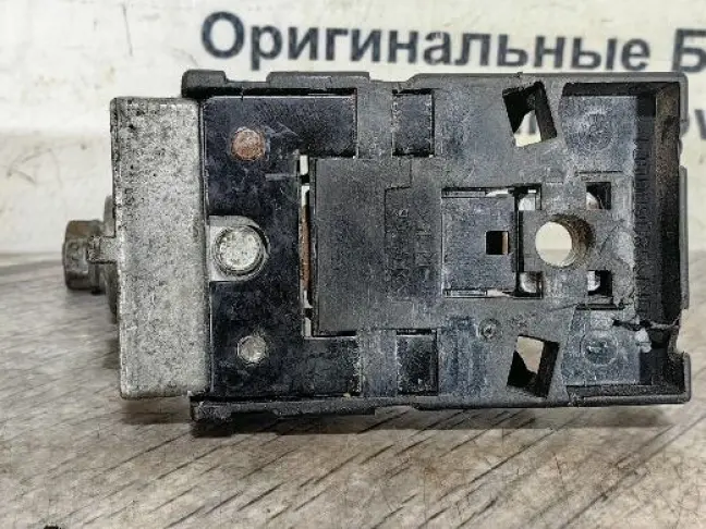 Клемма аккумулятора Land Rover Discovery 4 L319