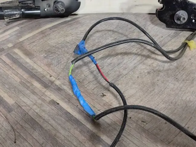 Преднатяжители пара Land Rover Freelander 2