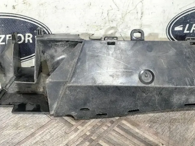 Кожух проводки под жабо Sport L320 2005-2009