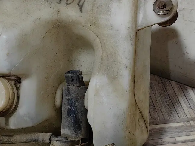 Бачок омывателя лобового стекла DISCOVERY 3 L319