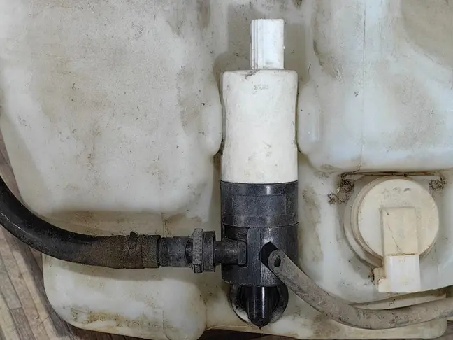 Бачок омывателя лобового стекла DISCOVERY 3 L319