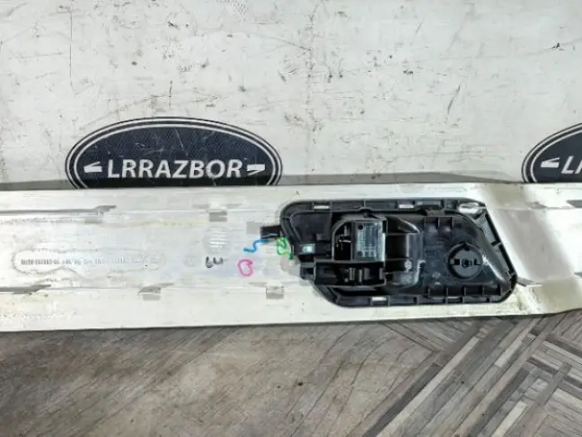 Вставка дерево в карту левая Range Rover L320