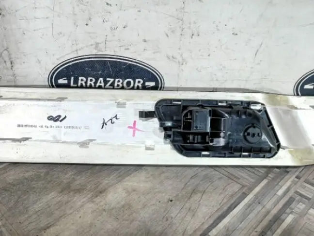 Вставка дерево в карту левая Range Rover L320