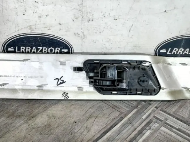 Вставка дерево в карту левая Range Rover L320