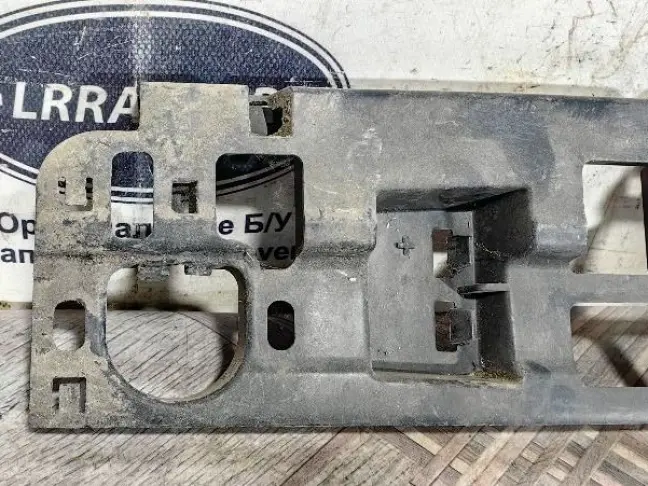 Кронштейн заднего бампера левый Sport L320