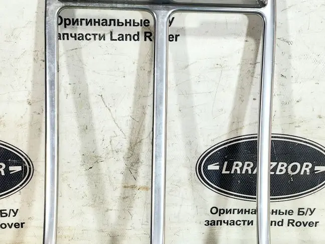Вставка центральной консоли RRS L320 2009-13