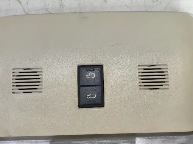 Плафон подсветки передний Range Rover L320 05-09