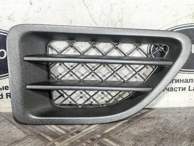 Жабра в крыло правая Range Rover Sport L320