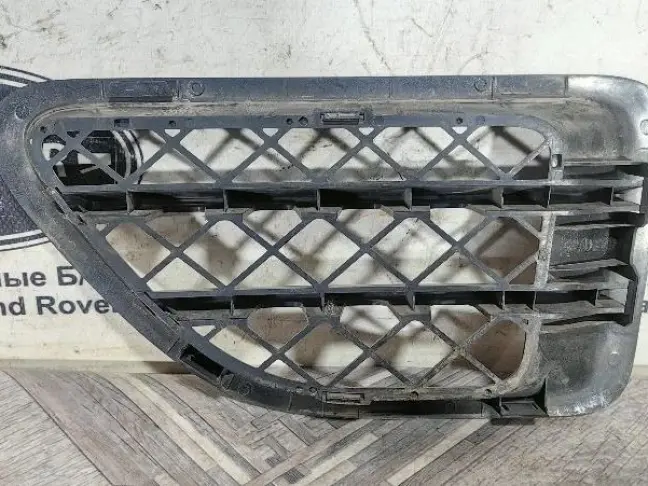 Жабра в крыло правая Range Rover Sport L320