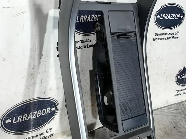 Вставка центральной консоли RRS L320 2005-09