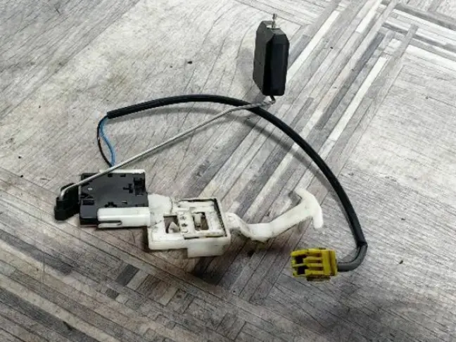 Насос топливный Range Rover Sport L320 2005-2009