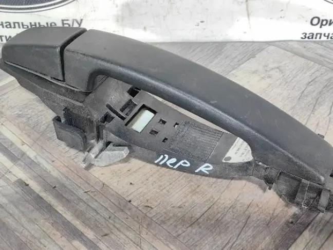 Ручка передняя правая Land Rover Freelander 2 L359