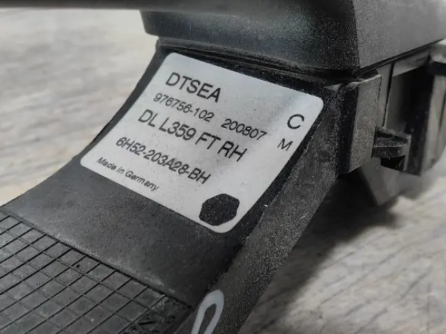 Ручка передняя правая Land Rover Freelander 2 L359