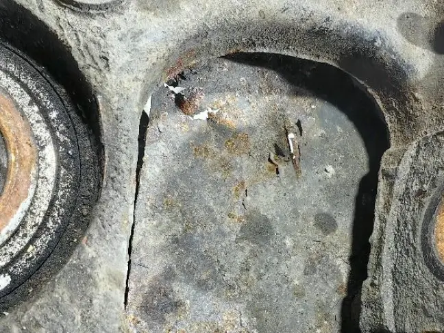 Кулак передний правый Range Rover Sport L320 09-13