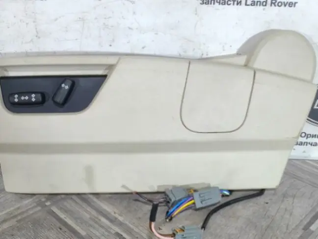 Накладка сидения левая Sport L320 05-09