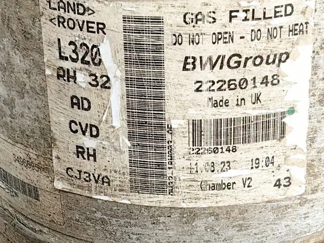Пневмостойка задняя правая Range Rover Sport L320