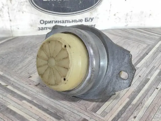 Подушка двигателя Land Rover DISCOVERY 3 L319 4.4