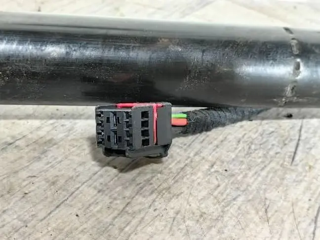 Амортизатор багажника Land Rover Sport L320