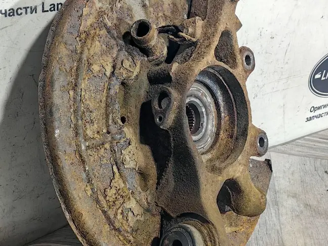 Кулак задний правый Range Rover Sport L320