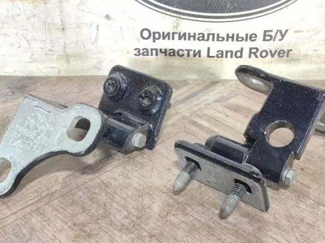 Петли двери задняя левая Range Rover 3 L322 02-12
