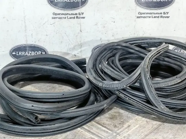 Уплотнитель двери Range Rover 3 L322 2002-2012