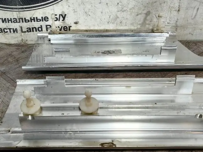 Молдинг порогов салонный Range Rover L322