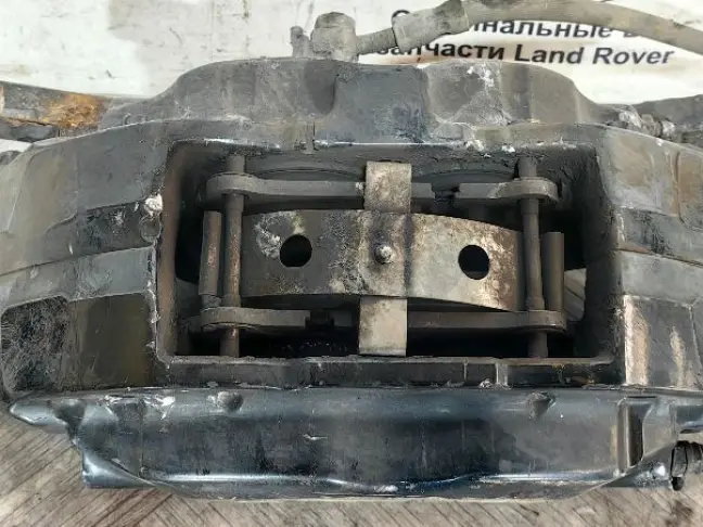 Суппорт правый передний Range Rover 3 L322 4 порш