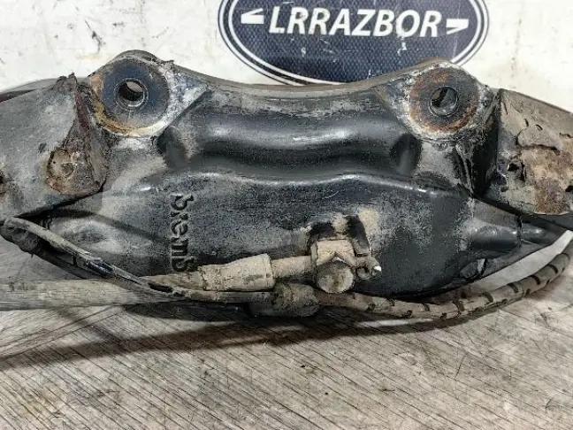 Суппорт левый передний Range Rover 3 L322