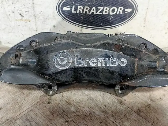 Суппорт левый передний Range Rover 3 L322