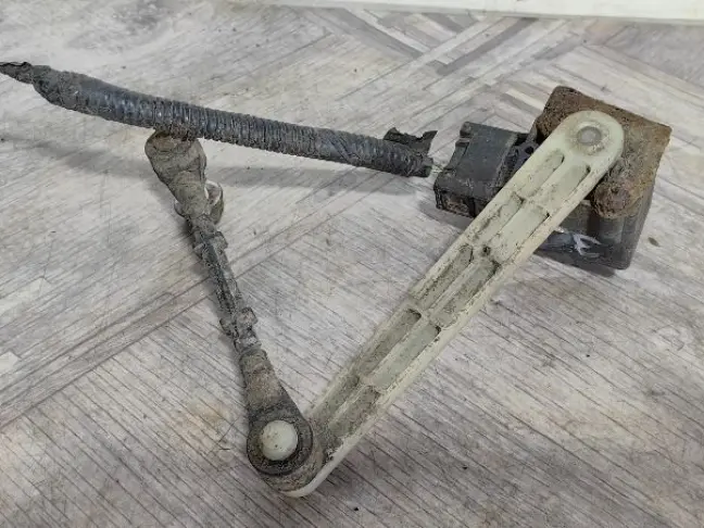 Датчик положения кузова лев Range Rover L322 05-09