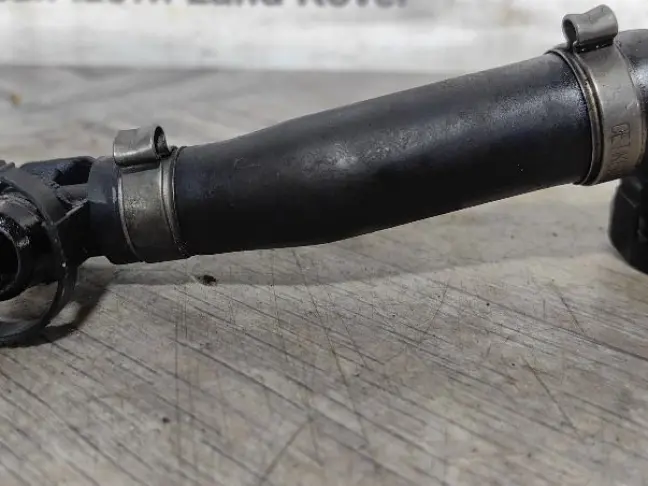 Патрубок вентиляции Range Rover 05-09 4.2