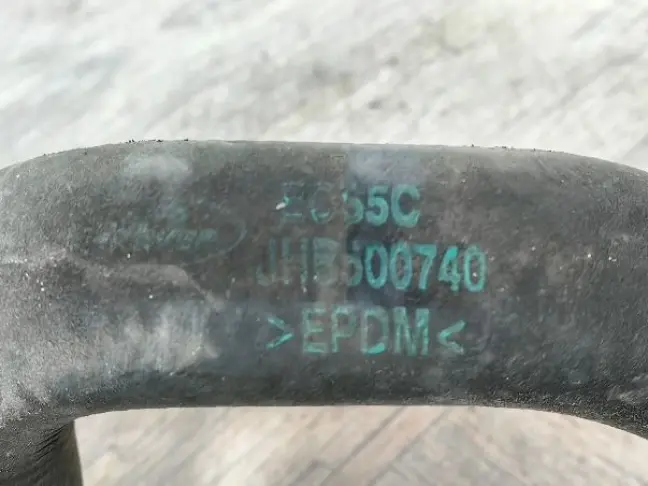 Патрубок системы охлаждения Range Rover L322 02-06