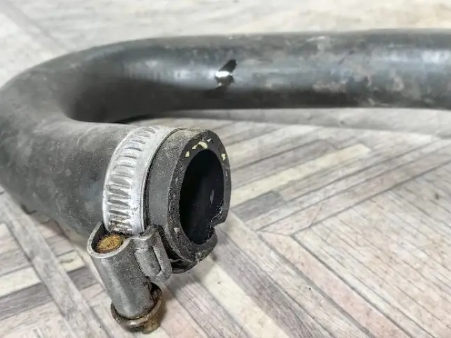 Патрубок системы охлаждения Range Rover L322 02-06