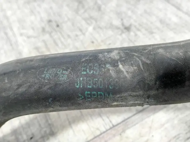 Патрубок системы охлаждения Range Rover L322 02-06