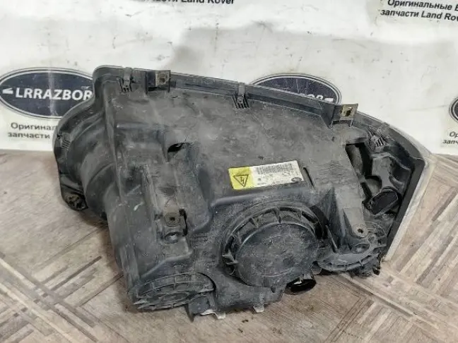 Фара правая Range Rover 3 L322 2005-2009 ксенон