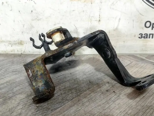 Кронштейн передний DISCOVERY 4 L319 3.0 306DT