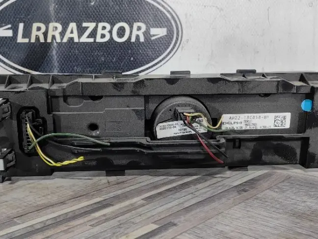 Панель магнитолы Range Rover Sport L320 09-13: фото #4