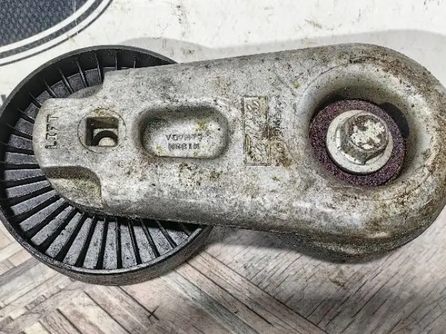 Натяжитель ремня Land Rover Range Rover Sport L320