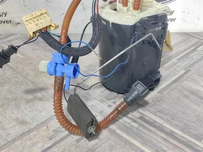 Насос топливный Range Rover Sport L320 2009-2013